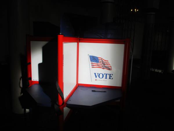 Will County gives public a preview of 2024 voting machines