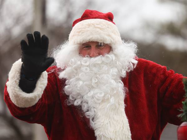 Joliet sends off Santa despite soggy weather